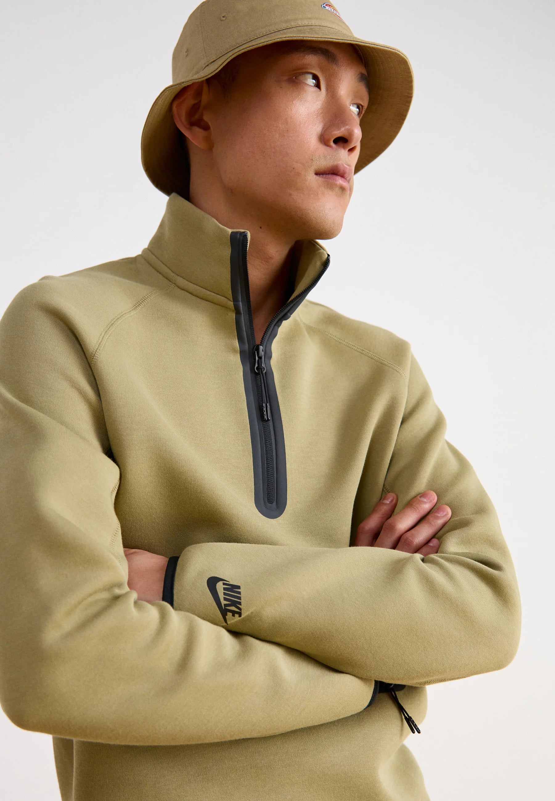 Jaqueta Nike Tech Fleece Sweatshirt - Verde oliva