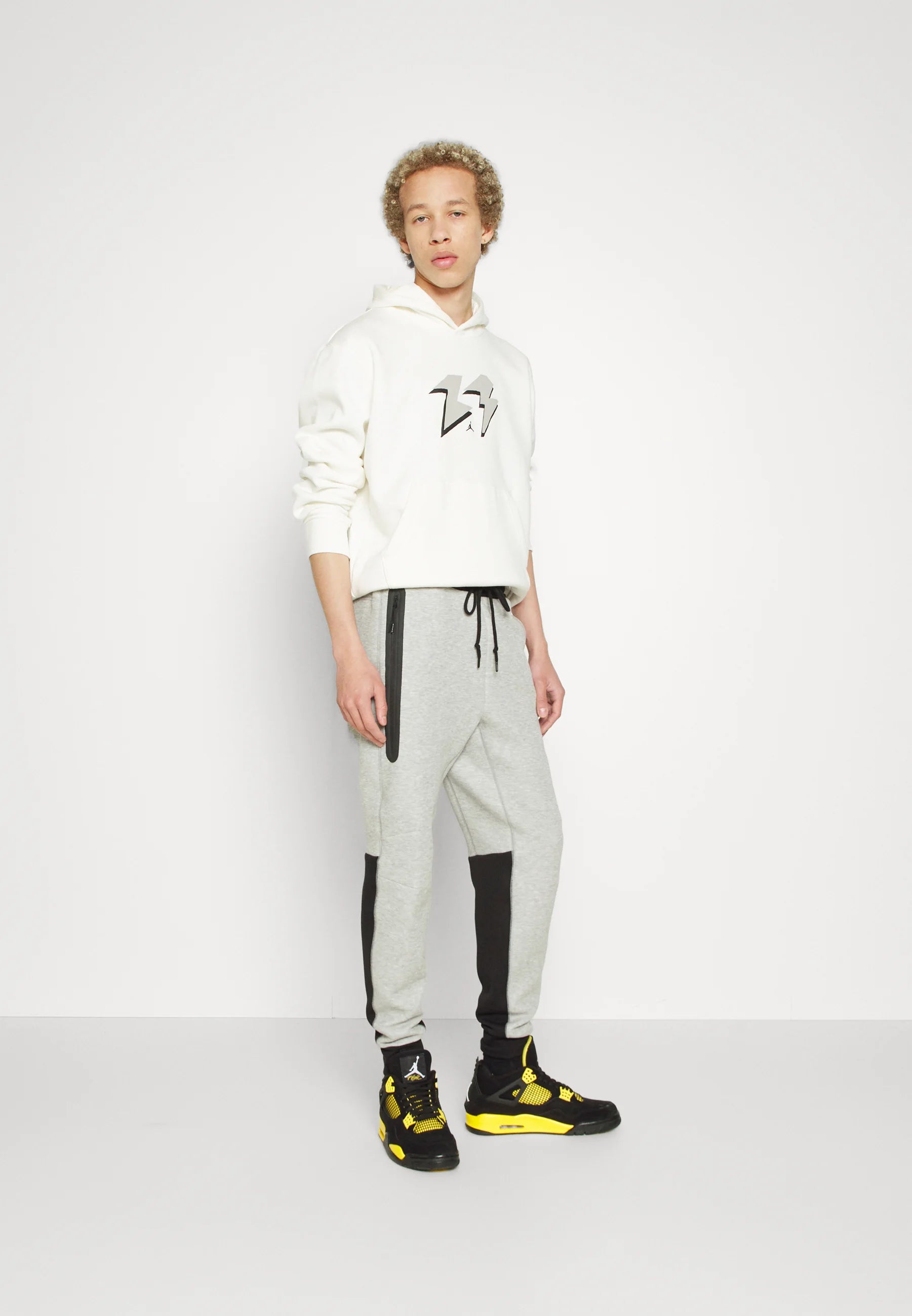 Calça Nike Tech Fleece Windrunner