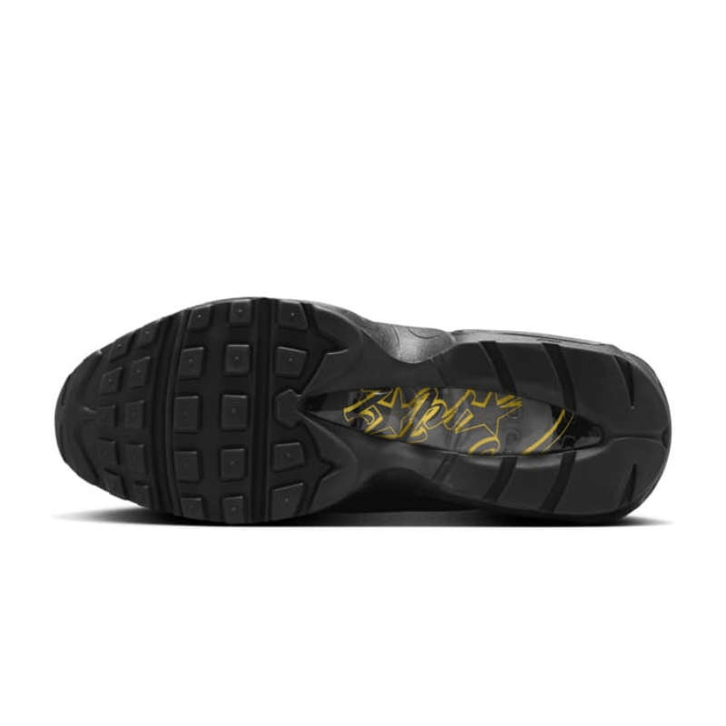 tênis masculino, tênis esportivo, tênis preto com amarelo, tênis confortável, tênis casual, tênis para caminhada, tênis academia, tênis moderno, tênis para corrida, tênis masculino preto