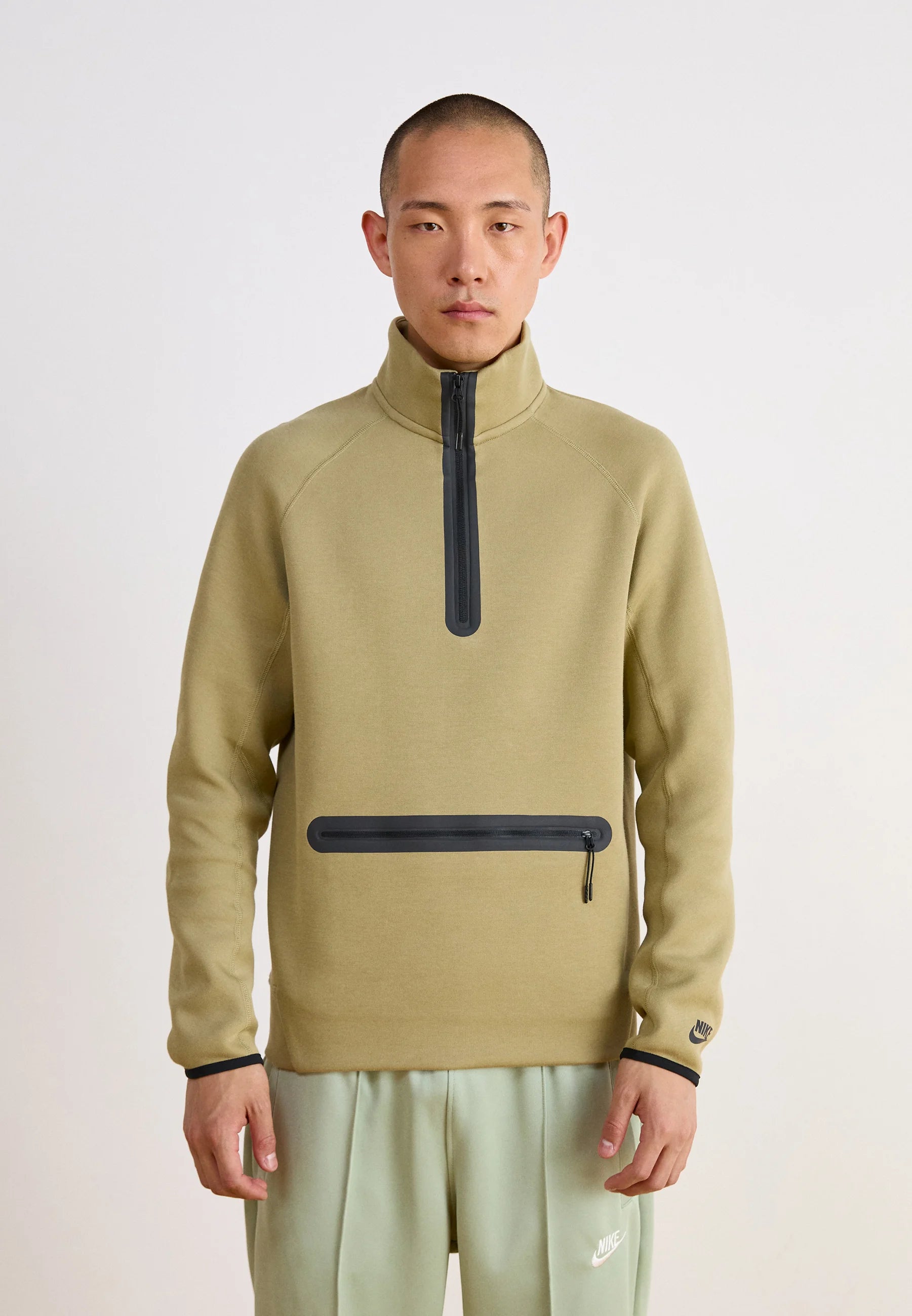 Jaqueta Nike Tech Fleece Sweatshirt - Verde oliva