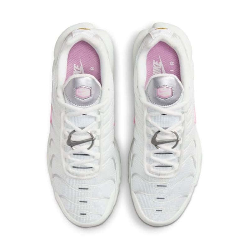 tênis branco casual feminino, tênis branco com rosa, tênis confortável para o dia a dia, tênis casual branco leve, tênis para passeio feminino, tênis branco moderno, tênis feminino casual estiloso, tênis para looks casuais, tênis branco versátil, tênis branco macio