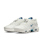 tênis branco masculino, tênis branco casual, tênis branco e azul, tênis moderno branco, tênis urbano branco, tênis confortável branco, tênis para caminhada, tênis casual esportivo, tênis masculino estiloso, tênis de uso diário