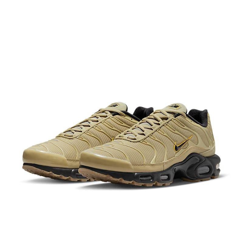 tênis bege casual, tênis urbano masculino, tênis confortável para caminhada, tênis bege e preto, tênis moderno casual, tênis para o dia a dia, tênis estilo streetwear, tênis casual versátil, tênis com amortecimento, tênis neutro masculino